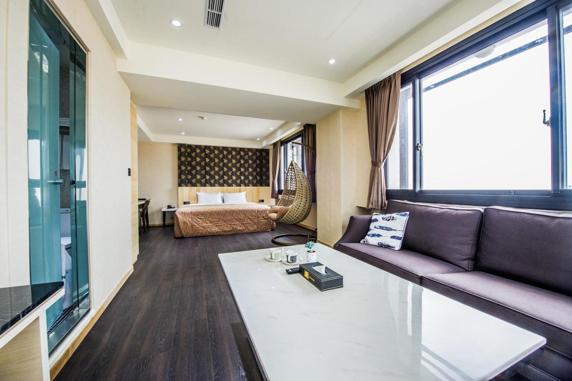 Red Hotel Yuanlin Exterior photo